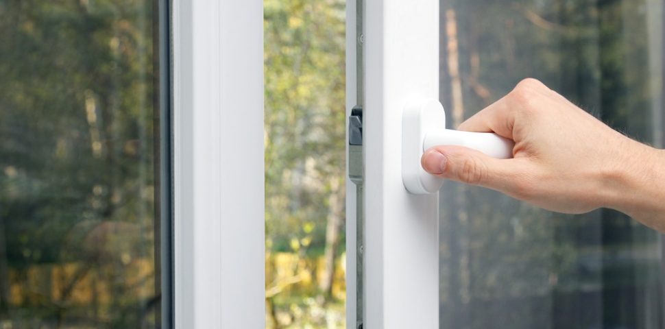 slechte ventilatie is één van de vele oorzaken van vochtproblemen in huis