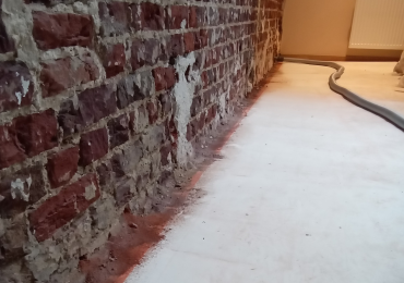 Injecteren en gaten boren als methode voor vochtbestrijding van muren