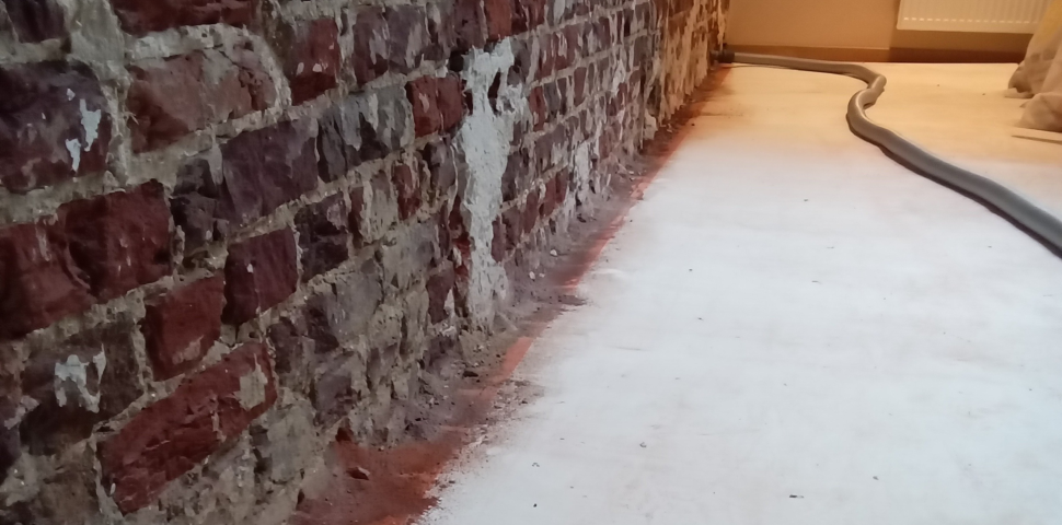 Injecteren en gaten boren als methode voor vochtbestrijding van muren